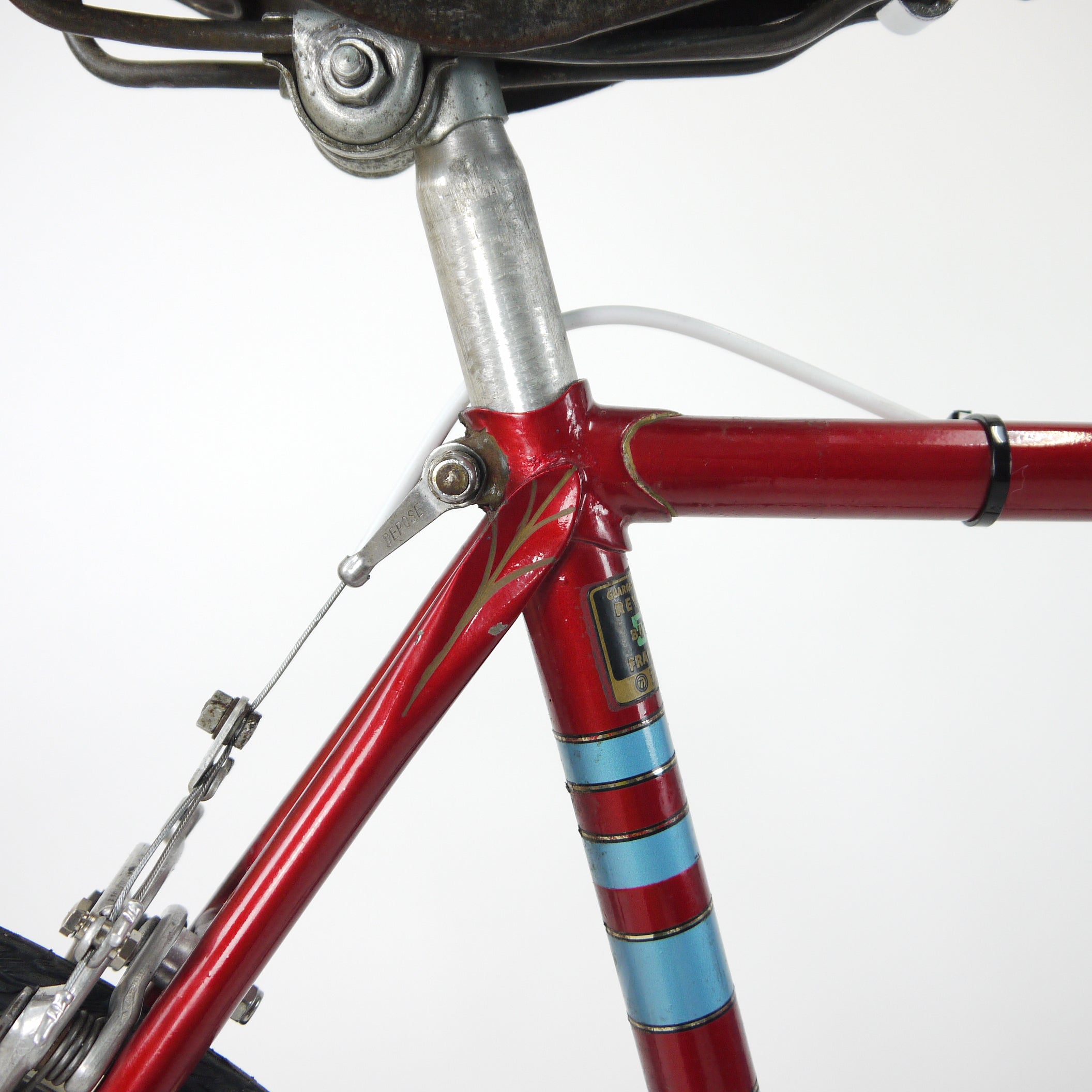 A red Dawes Mirage road bike seat clamp